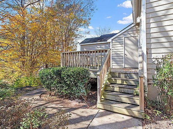 4th image of 529 Woodwinds Dr