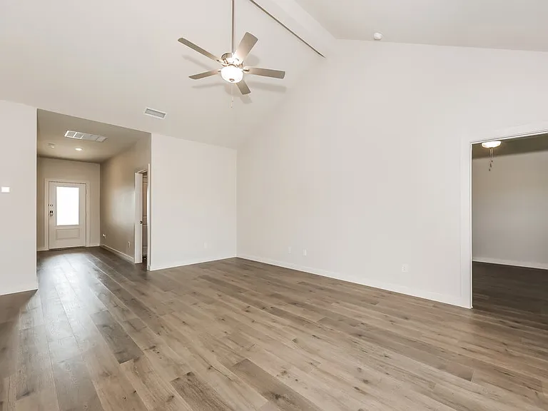 309 Julian Davis Dr — Photo 4