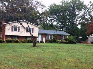 5604 Underwood Dr, Greensboro, NC 27409