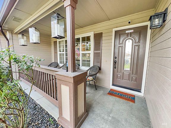 3rd image of 13665 W Rochester St