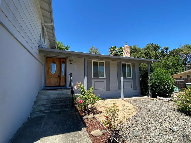 649 Corte Castro — Photo 18