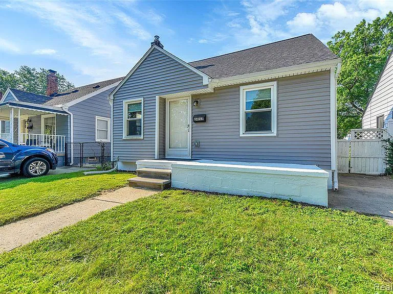 24717 New York St — Photo 16