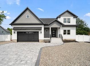 10 Horner Ln, Forked River, NJ 08731