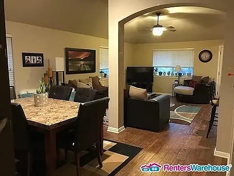 1727 Fort Grant Dr — Photo 3