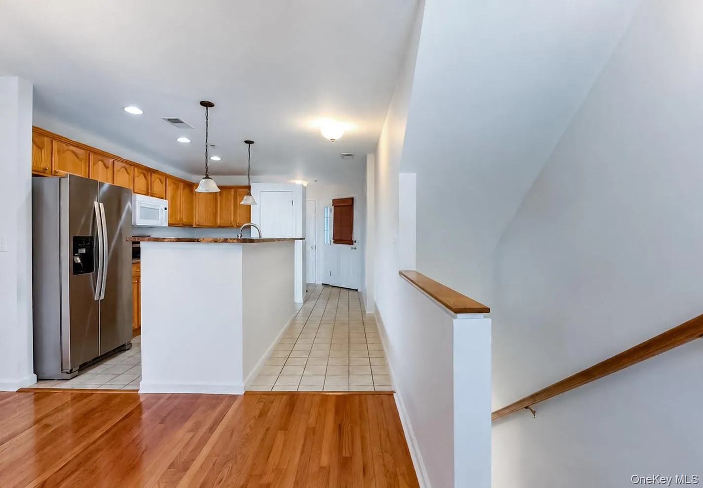 2 bed, 2.5 bath, 1315 sqft, $3,400 — Photo 3