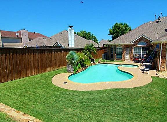 2nd image of 9423 Vista Cir