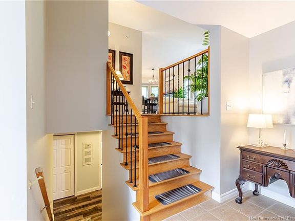 4th image of 20 Marie Ln