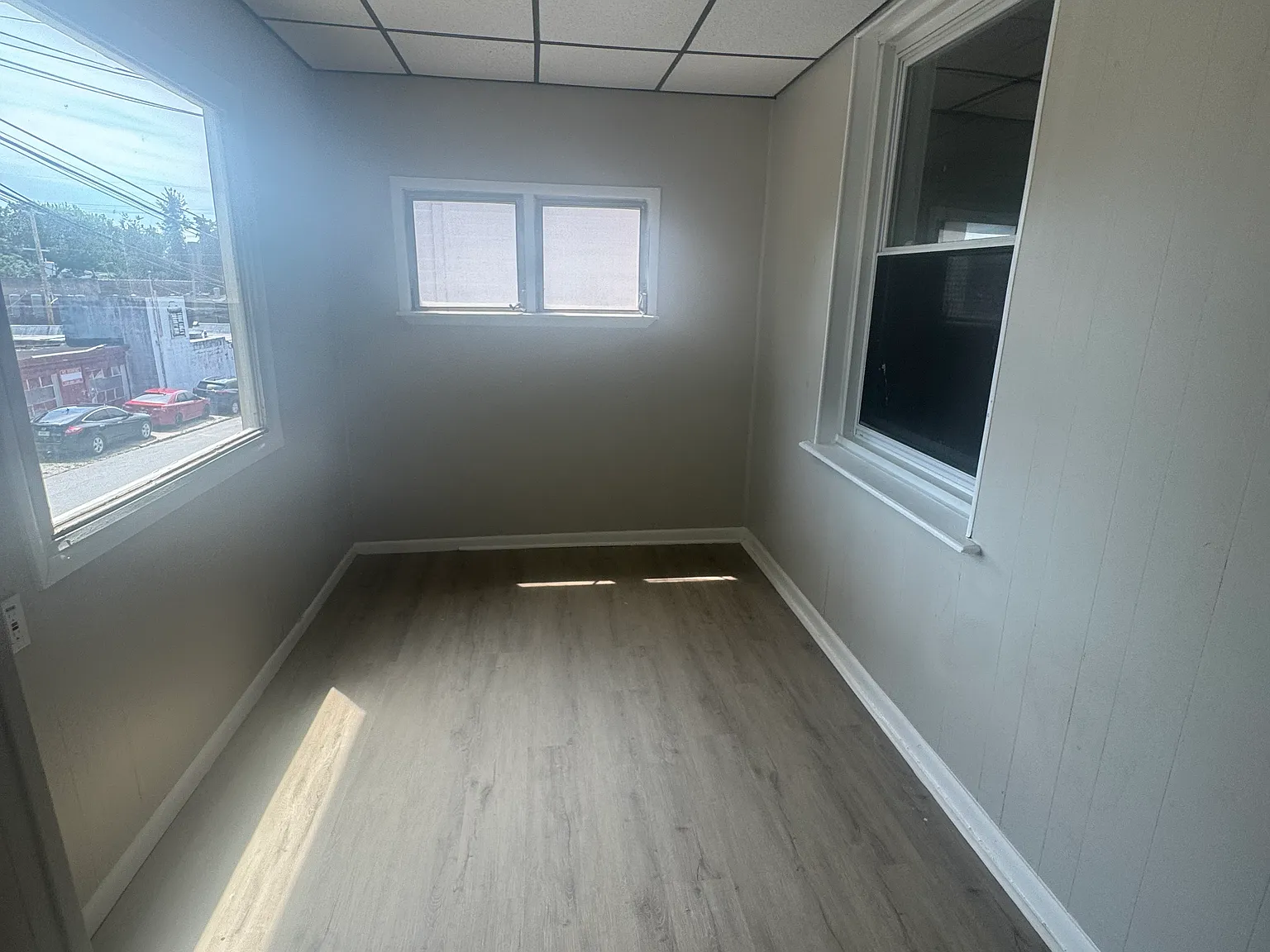 3 bed, 1.5 bath, 1182 sqft, $1,900 — Photo 2