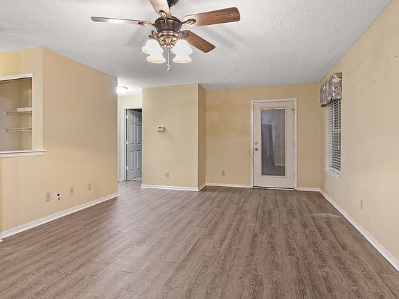 4th image of 658 Florence Dr