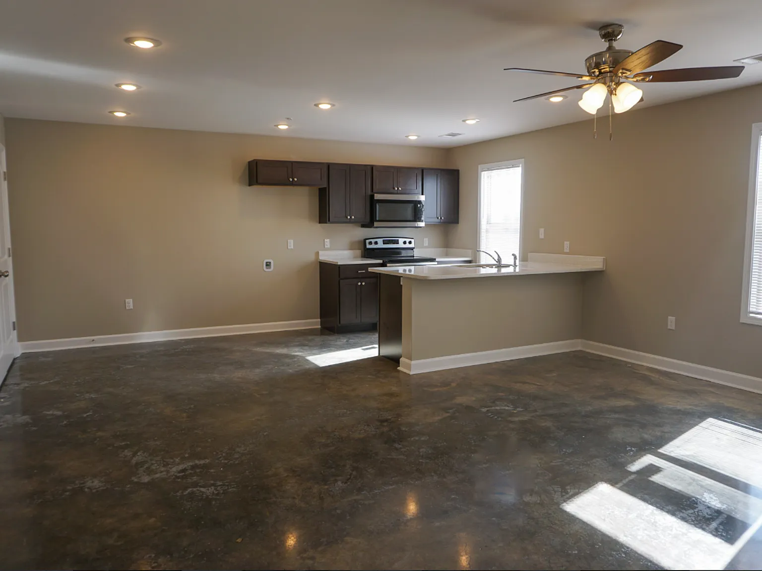 Parkview Apartments — Photo 4