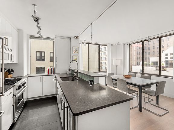 4th image of 5 E 22nd St APT 11C