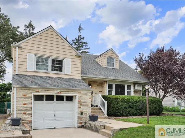 17 Amherst Pl, Parlin, NJ 08859