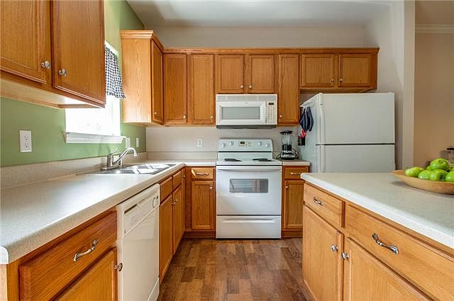 2nd image of 223 Northcrest Commons Cir