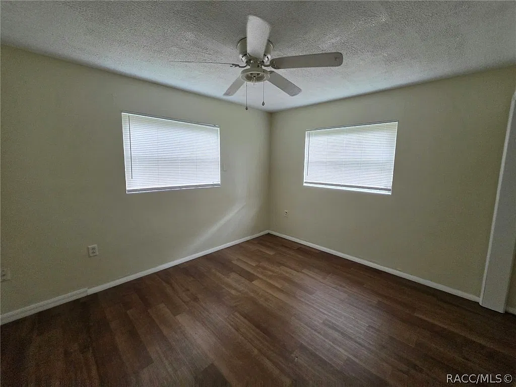 2 bed, 1.0 bath, 900 sqft, $1,490 — Photo 4