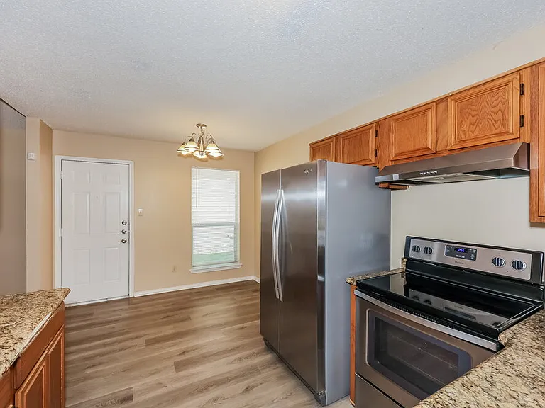 1125 Hidden Creek Dr — Photo 8