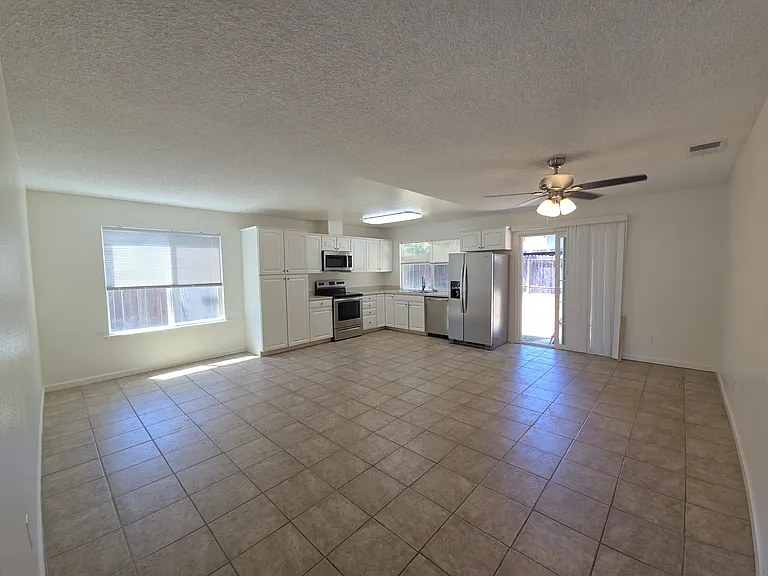 8533 Sun Florin Dr — Photo 2
