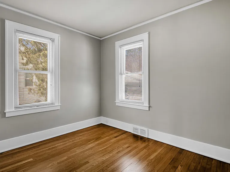 429 Linden Ave — Photo 7