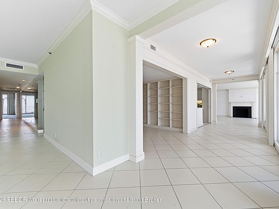 4th image of 525 S Flagler Dr APT 20