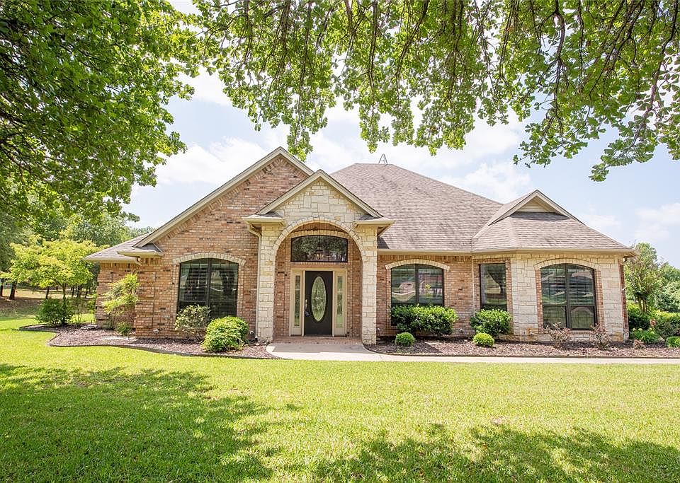 1st image of 200 Forest Creek Cir