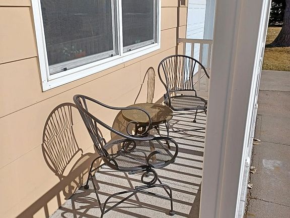 2nd image of 206 W 17th St