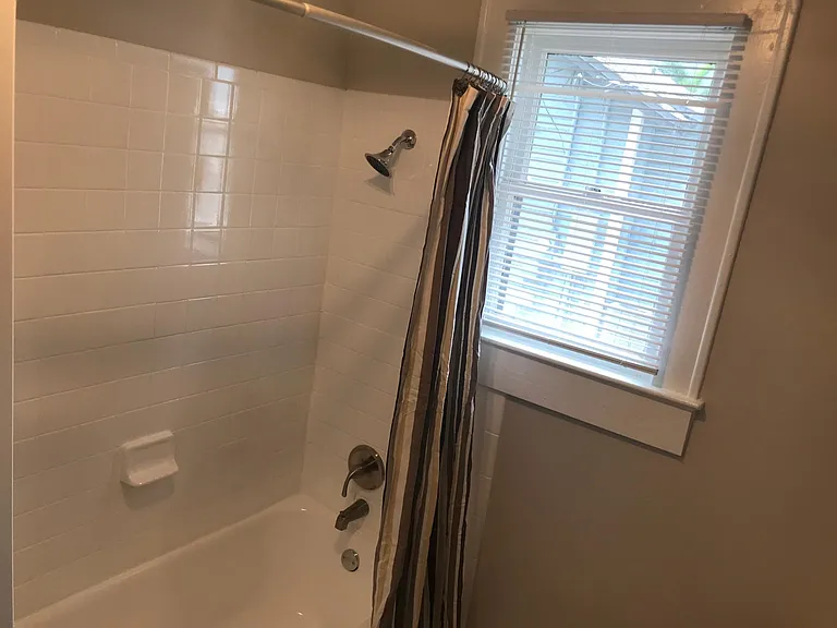 515 E Amelia St — Photo 19