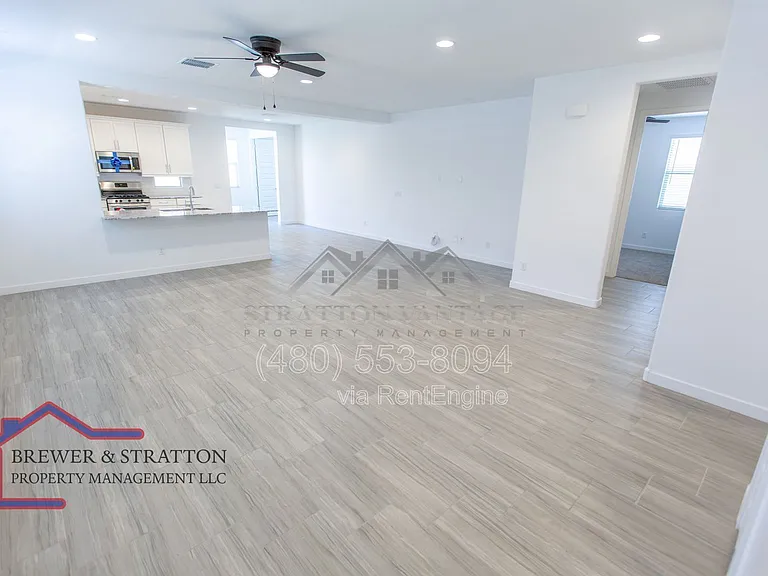 2226 E Kelly Dr — Photo 6