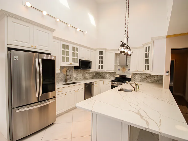 21 Silber Ave — Photo 1