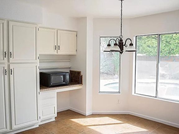 4th image of 16421 N 49th St