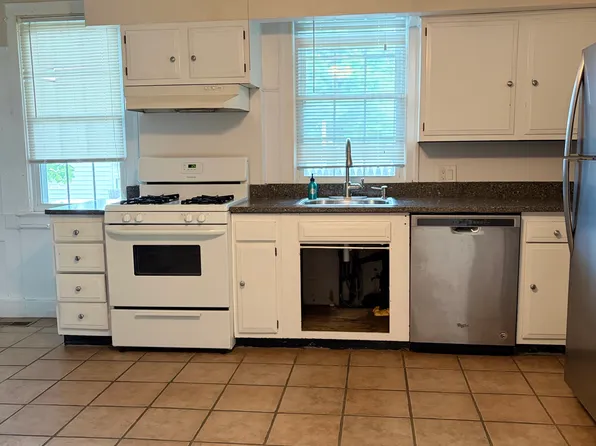 96 Church Hill Rd Floor 1, Sandy Hook, CT 06482