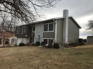 107 Sunset St, Elgin, IA 52141