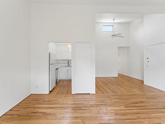 3rd image of 82 Olcott Way Unit 82