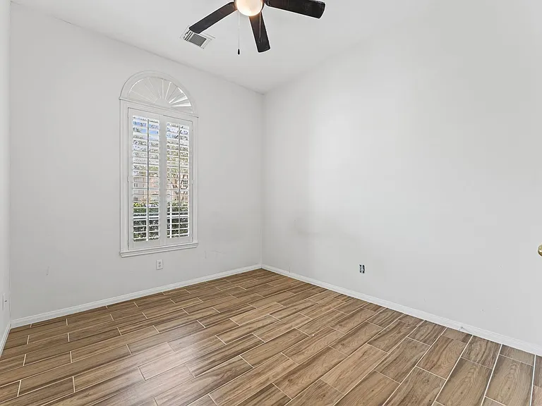 12211 Bringate Ct — Photo 11
