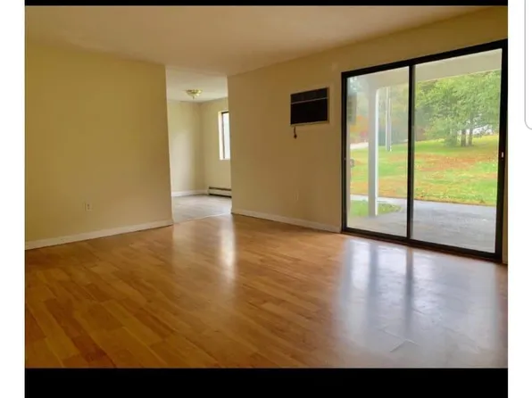 2400 Skyline Dr, Lowell, MA