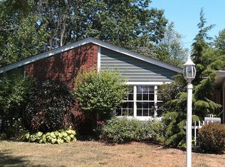 2554 Andover St, Trenton, MI 48183