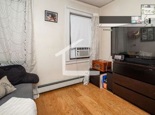 94 W Cedar St #2D, Boston, MA 02114
