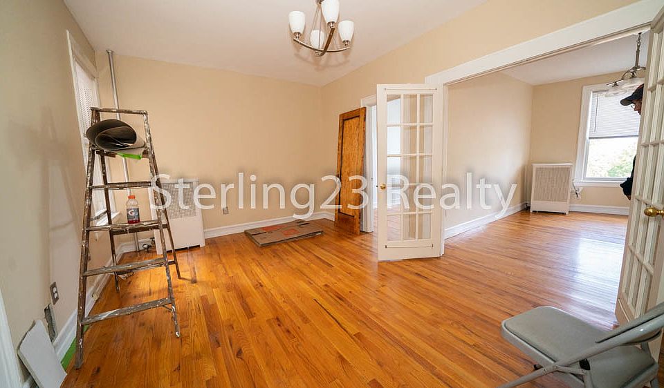 1st image of 37-08 Astoria Blvd S #2R