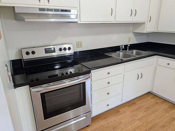 4th image of 1312 Broad St APT A