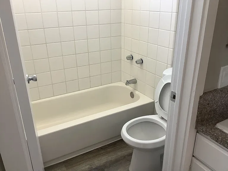 4576 Florence Ave — Photo 24