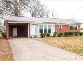 1715 Emmanuel Church Rd, Conover, NC 28613