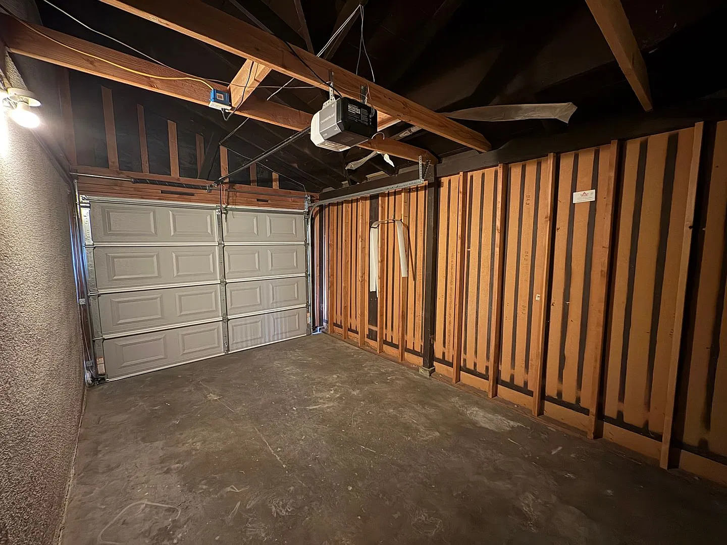 Spacious Lemoore home Near Shopping Center Rent Ready! — Photo 2