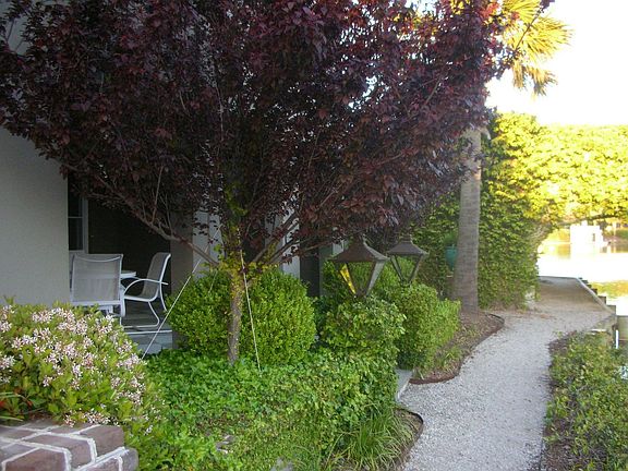 Canal Level Entrance and Loggia