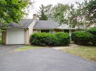 6733 Beckwith Rd, Morton Grove, IL 60053