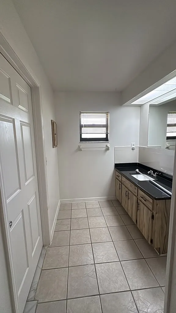 4 bed, 1399 sqft, $2,250 — Photo 2
