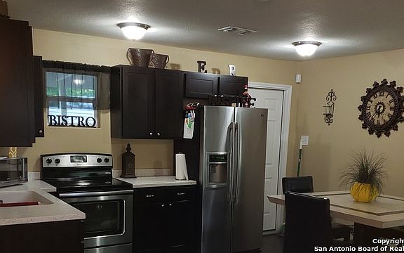 3rd image of 630 Sterling St