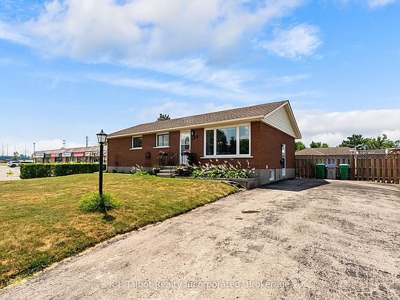 2nd image of 382 Huron Rd