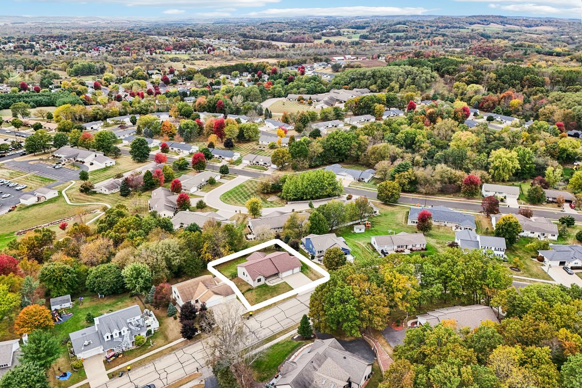 Winfield Dr-S1510-076.jpg