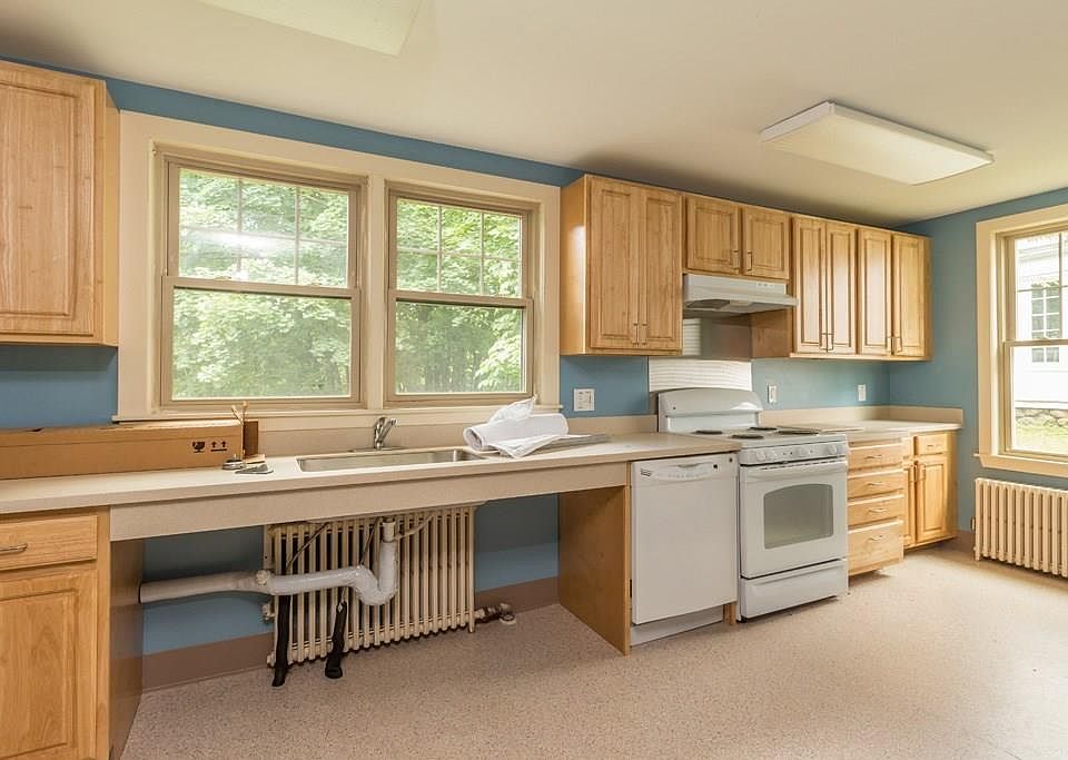 16 Prospect St, Fitchburg, MA 01420 Zillow