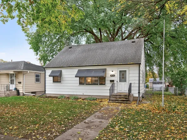 4924 Queen Ave N, Minneapolis, MN 55430