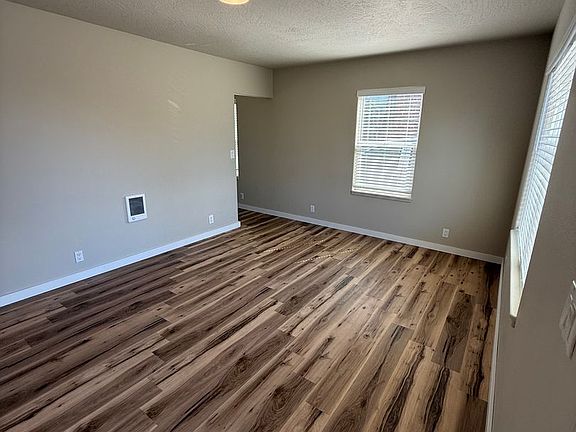 3rd image of 827 11th Ave SW #827