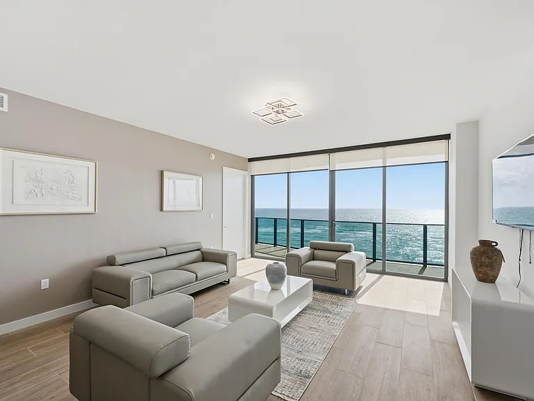 900 N Ocean Blvd #802 — Photo 6
